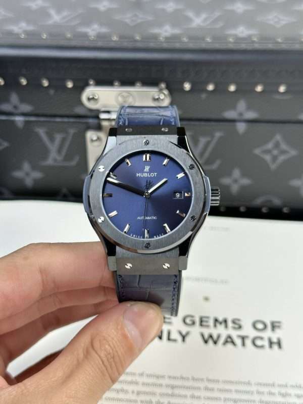 Dong-Ho-Hublot-Nam-Replica-11-Classic-Fusion-Ceramic-Tinh-Chinh-Mat-Xanh-Blue-42mm-4-600x800-1.jpg