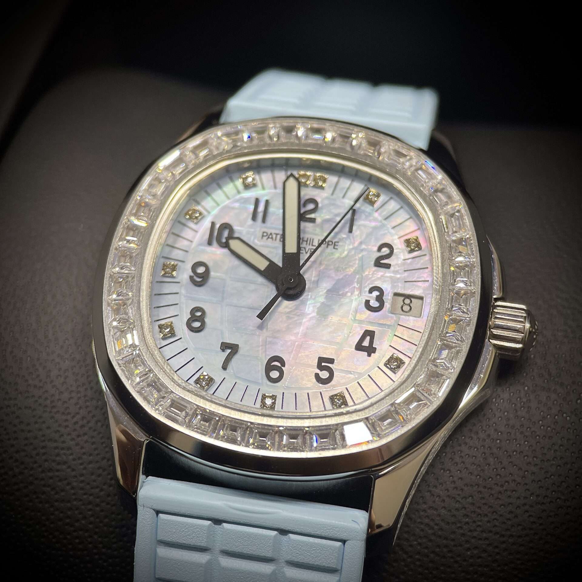 Dong-Ho-Patek-Philippe-Aquanaut-5072R-Mau-Xanh-Duong-Dinh-Da-PPF-5.jpg