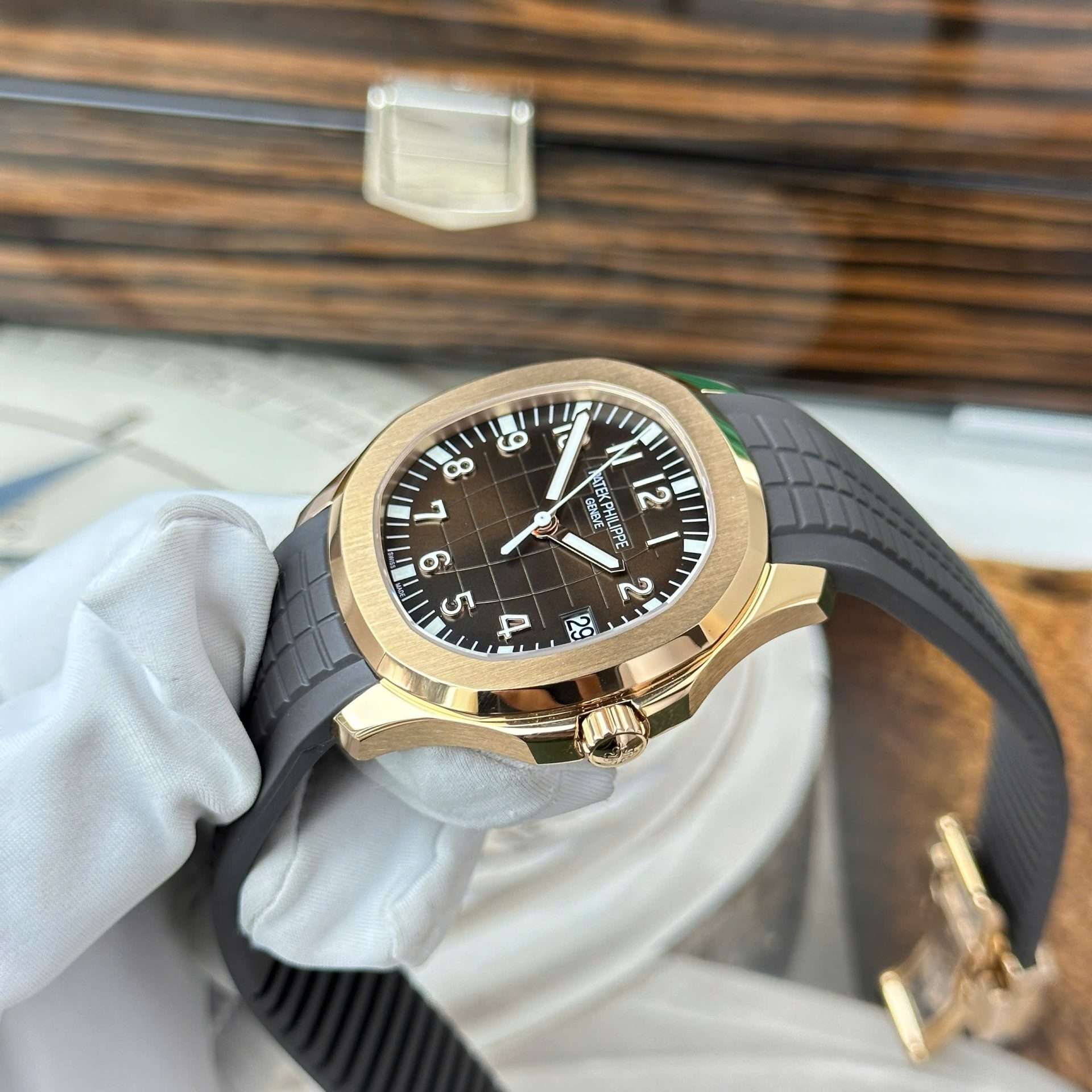 Dong-Ho-Patek-Philippe-Aquanaut-5167R-Tinh-Chinh-Full-Chi-Tiet-Chuan-Auth-40mm-7.jpg