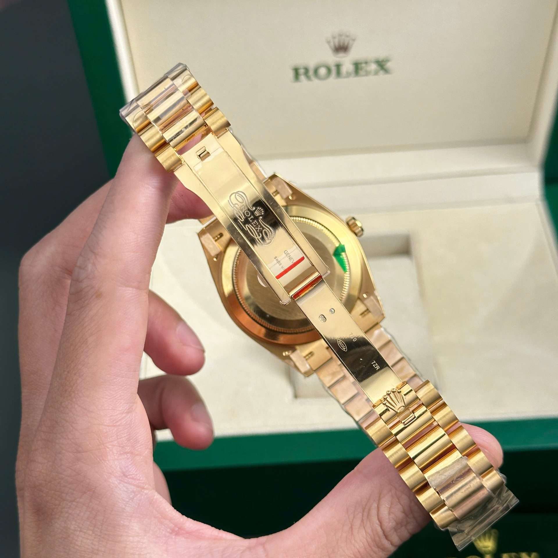 Dong-Ho-Rolex-Day-Date-228238-Replica-11-Mat-Vang-May-Caliber-3255-Thuy-Sy-Nha-May-AR-40mm-12.jpg