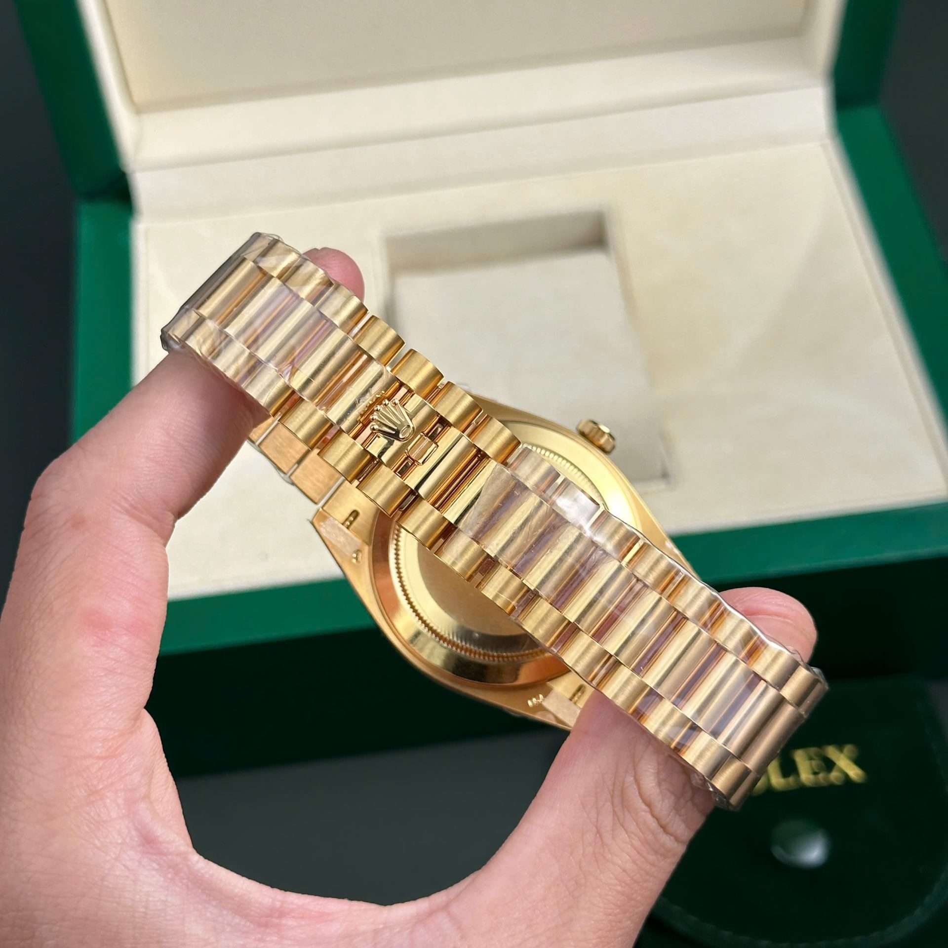 Dong-Ho-Rolex-Day-Date-228238-Replica-11-Mat-Vang-May-Caliber-3255-Thuy-Sy-Nha-May-AR-40mm-4.jpg