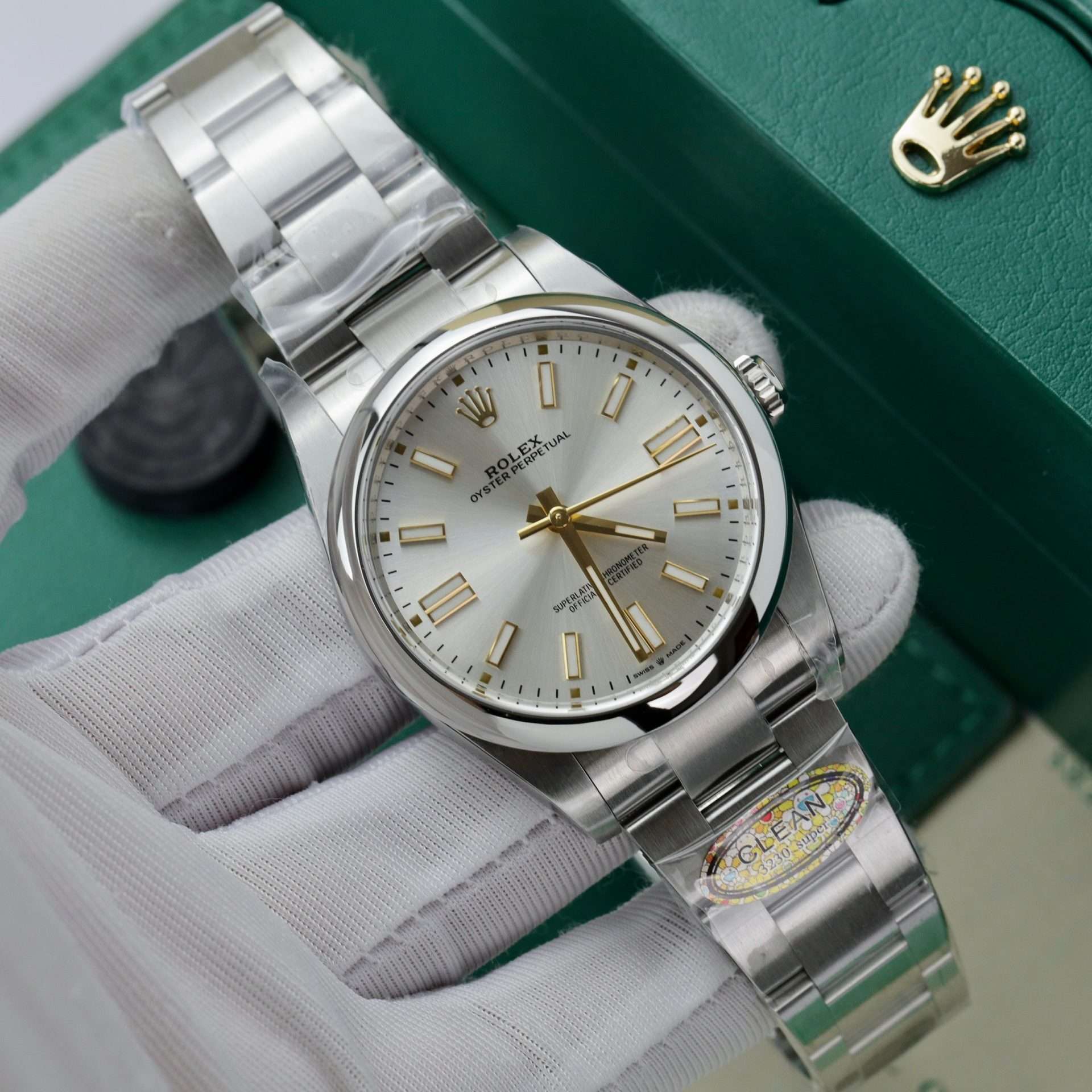 Dong-Ho-Rolex-Rep-1-1-Oyster-Perpetual-124300-Mat-So-Bac-Nha-May-Clean-36mm-3.jpg