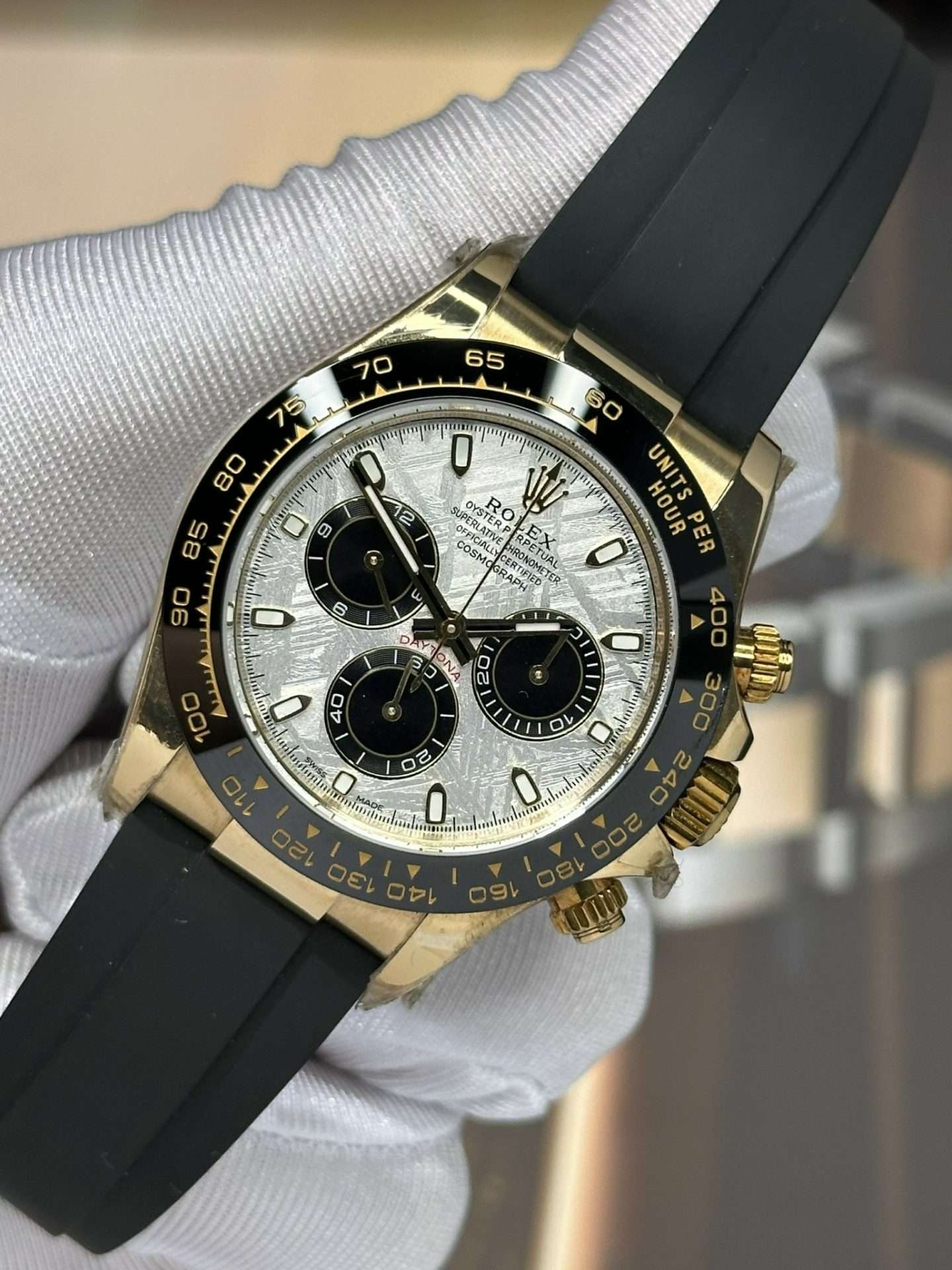 Rolex-Rep-11-Cosmograph-Daytona-Mat-Thien-Thach-Day-Cao-Su-40mm-2.jpg