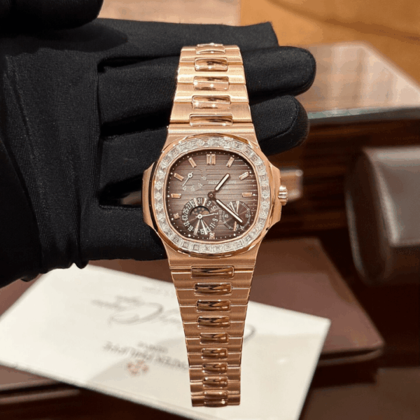 Patek Philippe 5724 Nautilus Replica Gold-Wrapped Moissanite Diamond