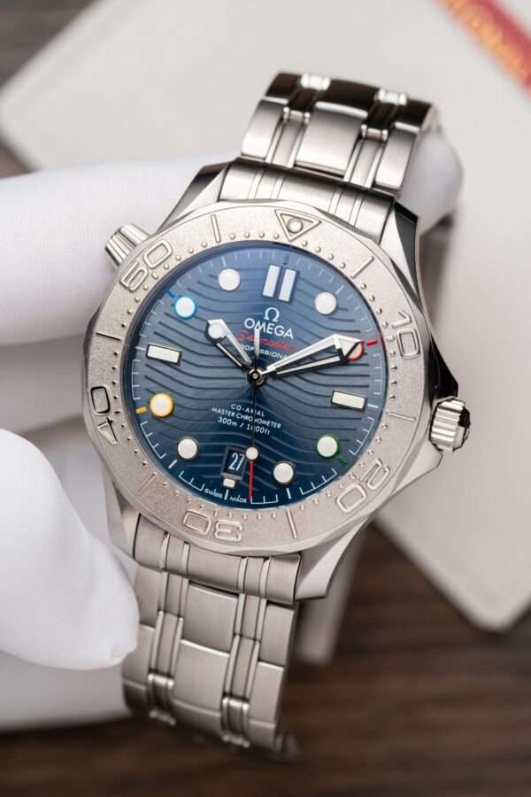 Dong-Ho-Omega-Seamaster-007-Replica-11-Nha-May-VS-Mat-Blue-41mm-5-600x900-1.jpg