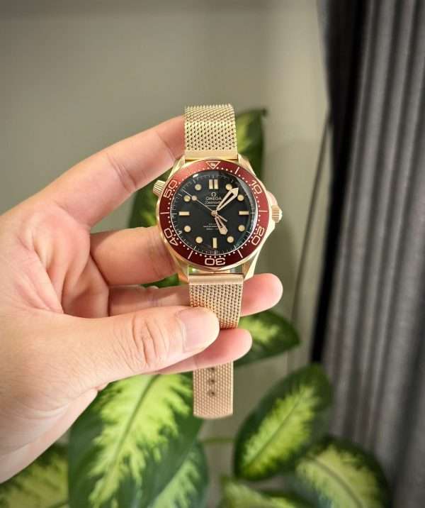 Dong-Ho-Omega-Seamaster-Diver-300M-Bronze-Gold-Replica-11-VFS-42mm-5-600x716-1.jpg