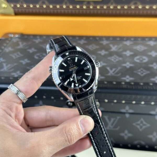 Omega Seamaster Planet Ocean Replica Watch Black Dial VS Factory 39.5mm