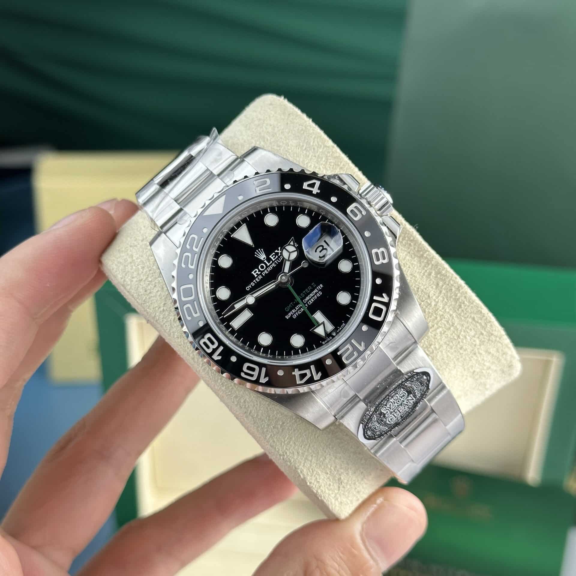 Rolex-GMT-Master-II-116710LN-Black-Dial-Oyster-Bracelet-1.jpg